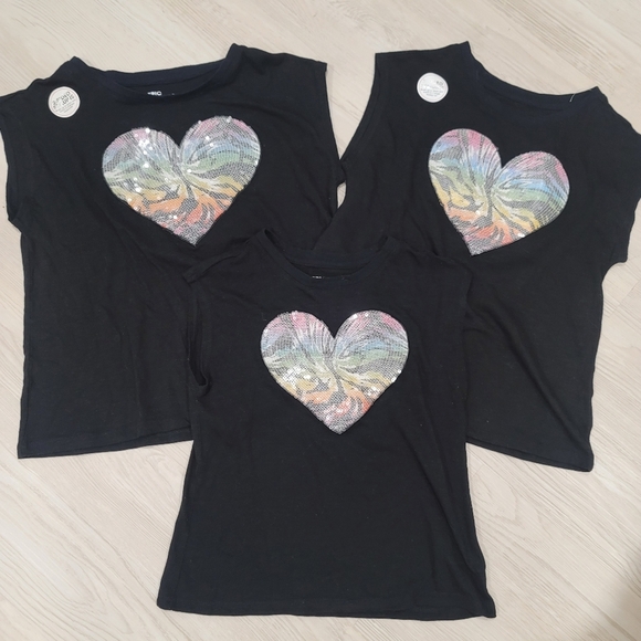 ♥️5 For $25 NWOT EPIC THREADS  Sequins Heart short sleeve tops set of 3 sizes… - Picture 1 of 5